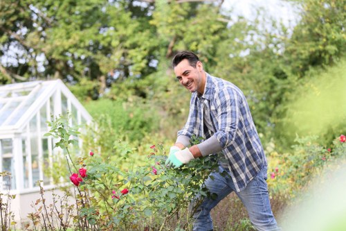 Screen-reader friendly local landscaping content layout